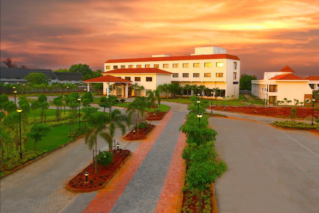 Grand Serenaa Hotel & Resorts, Auroville Exterior photo
