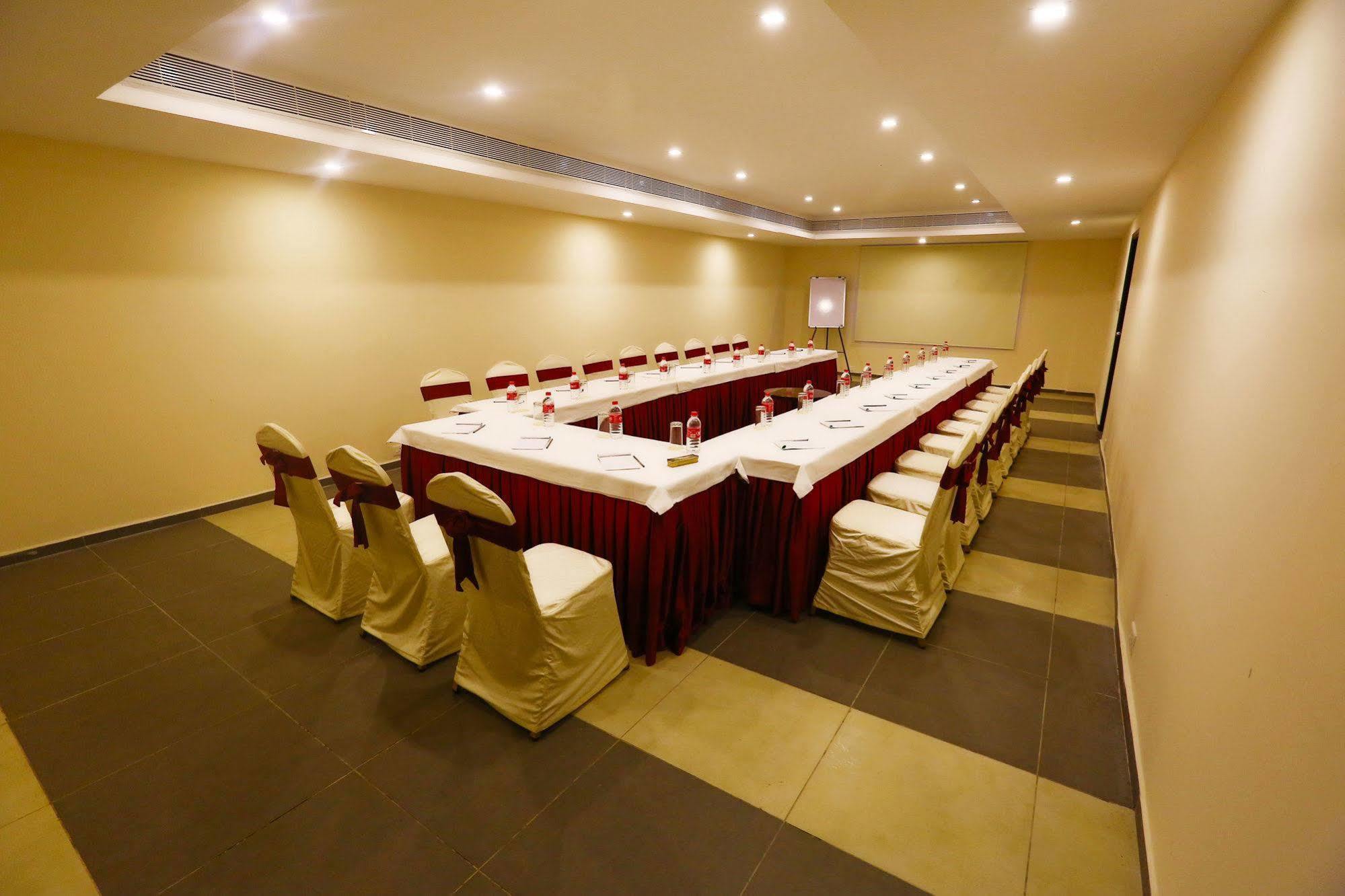 Grand Serenaa Hotel & Resorts, Auroville Exterior photo
